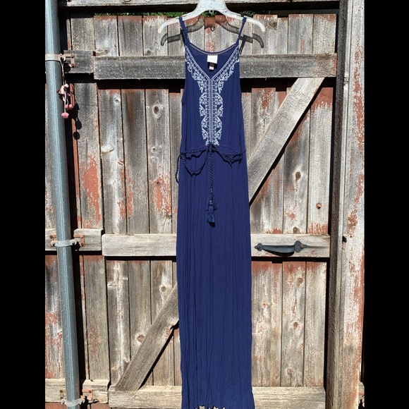 Dress - Picture 1 of 1